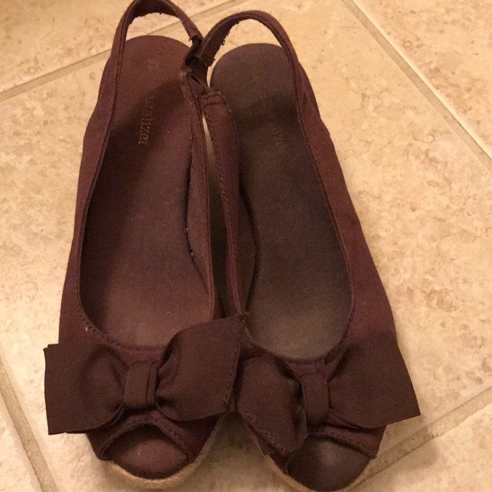 Naturalizer wedges